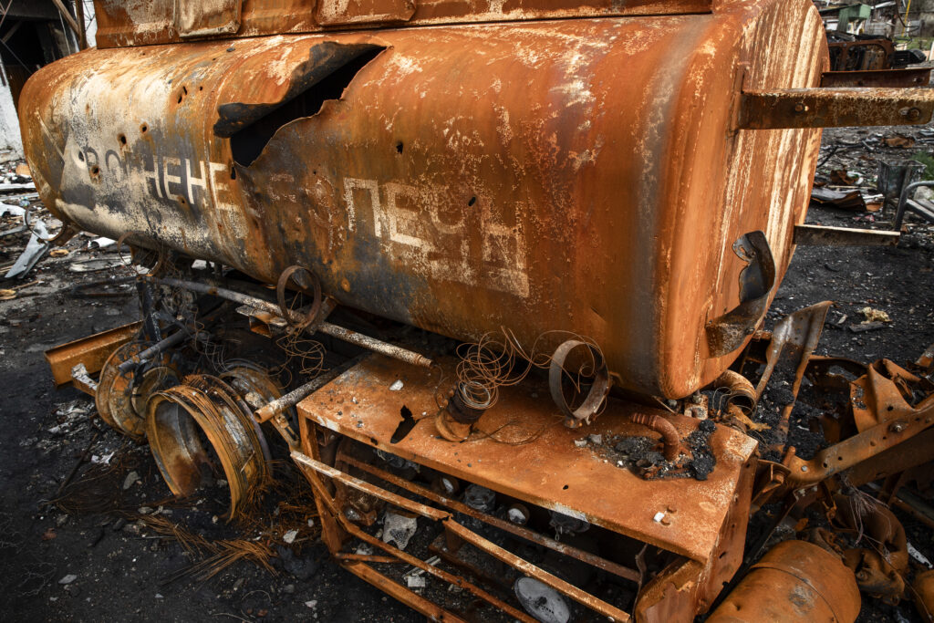 Elementy z miedzi milbera i stali cienkiej – złom trafiający do skupu surowców